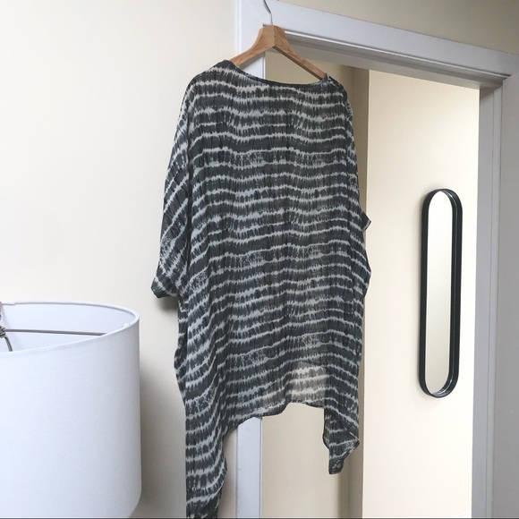 Ronen Chen ‘Emma’ oversized drape Top in Neptune Print (tiedye grey/black/white) - Picture 2 of 13